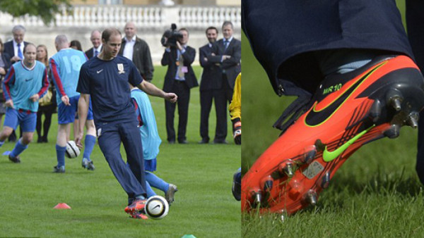Se disputó por primera vez un partido de fútbol en el Palacio de Buckingham