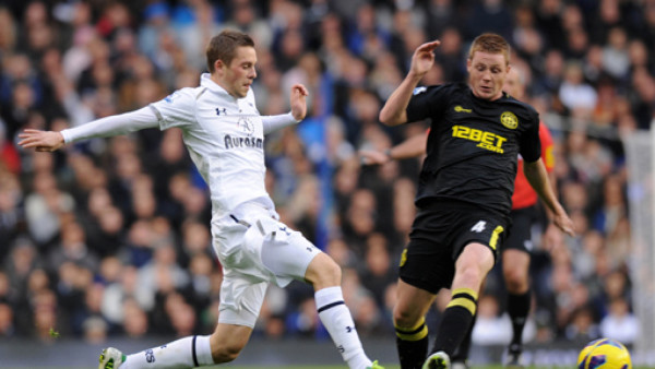 Wigan sumó un triunfo importante ante Tottenham, Figueroa fue titular