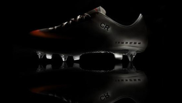 Cristiano Ronaldo estrena nuevos tacos para el 2013