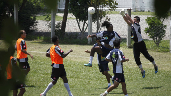 'Sigo a los hondureños por internet': Ronald González