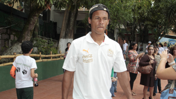 Douglas Caetano desea ver los estadios llenos