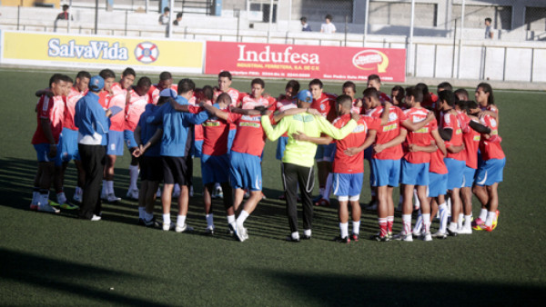 De Souza y Beckeles se pierden el debut de Olimpia