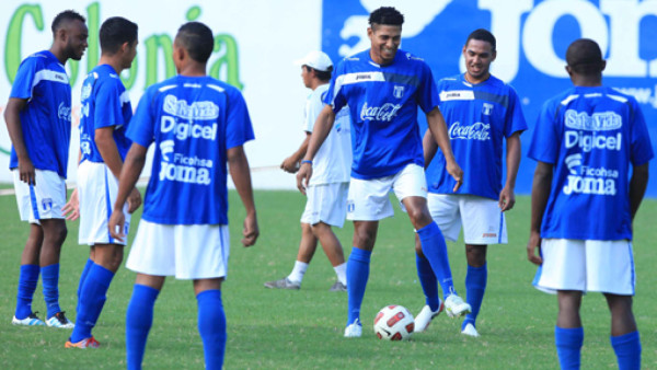 Costly entrenó con la Sub-23 de Honduras