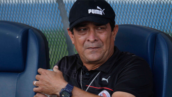 Juan Carlos Espinoza es separado del Olimpia