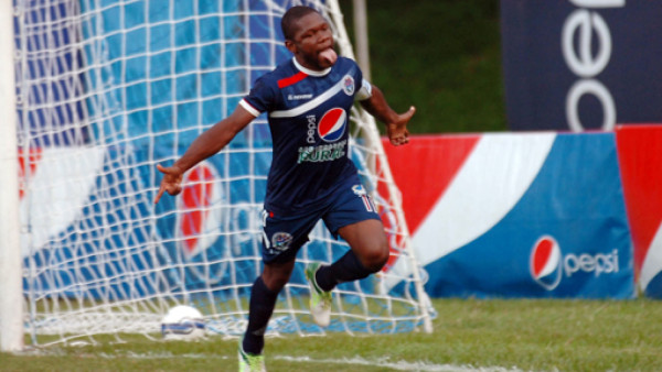 Tyson Núñez anota doblete en Guatemala