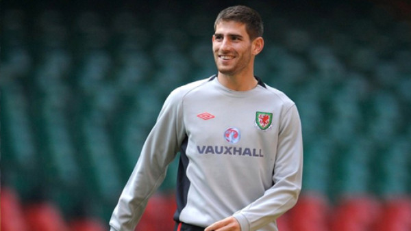 Jugador galés es condenado a prisión por violación