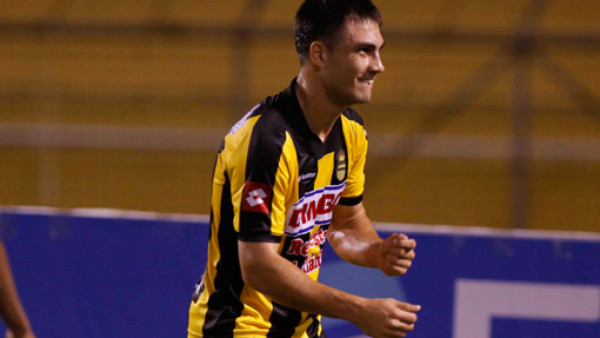 Jonathan Hansen, un bailarín de cumbia aficionado a Gokú