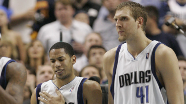 Nowitzki dijo sentirse feliz de seguir con los Mavericks