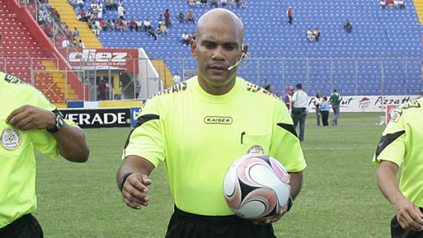 Mario Moncada vuelve a dirigir un partido