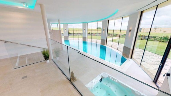 Las cuatro millonarias mansiones que le ofreció el Manchester United a Cristiano Ronaldo