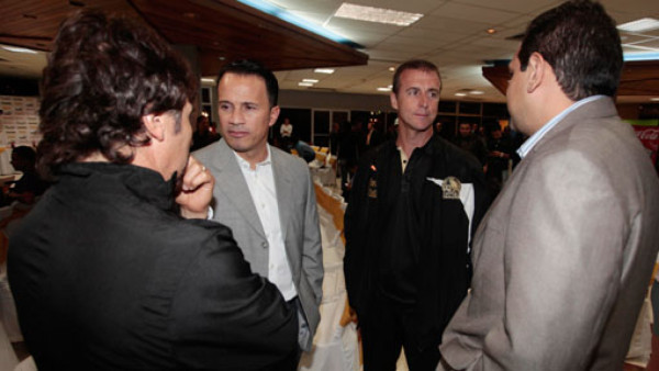 ¡Olimpia presenta uniforme del centenario!