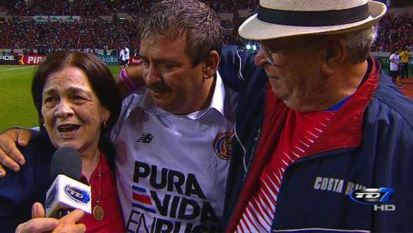 Cuando clasificó al Mundial con Costa Rica dejó ver toda la humildad que siempre lo caracterizó.