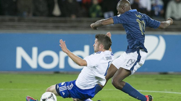 Francia suma su primer triunfo en el grupo de la muerte