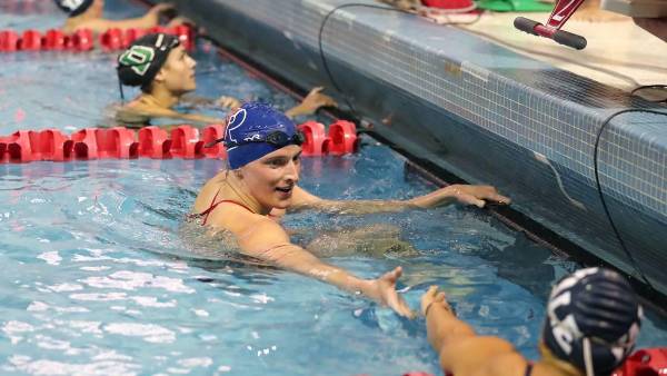 Lia Thomas durante una de las competencias.