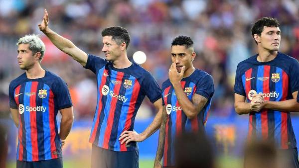 Sergu Roberto, Lewandowski, Raphinha y Cristensen esperan ser inscritos en la liga española.