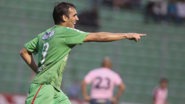 Cardozo se escapa en el liderato de goleo