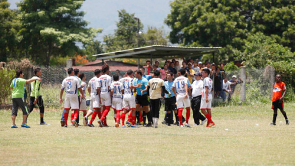Otro zafarrancho, pero en la segunda división de Honduras