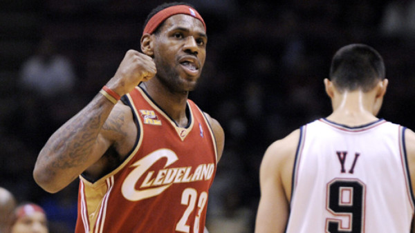 Agente de Lebron James no descarta retorno a Cleveland
