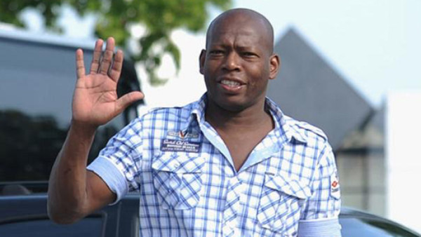 Hasta medallas y trofeos le roban al 'Tino' Asprilla de su finca