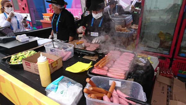 NO SE VIO EN TV: El abrazo de Coito a Vuelto, la carneada y el festejo de Honduras en Lima