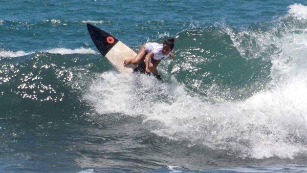 Conmoción en El Salvador: así era Katherine Díaz, la surfista que murió tras ser alcanzada por un rayo