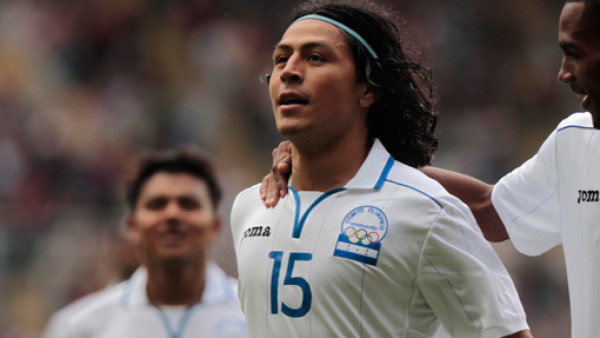PRIMICIA: Roger Espinoza a Inglaterra