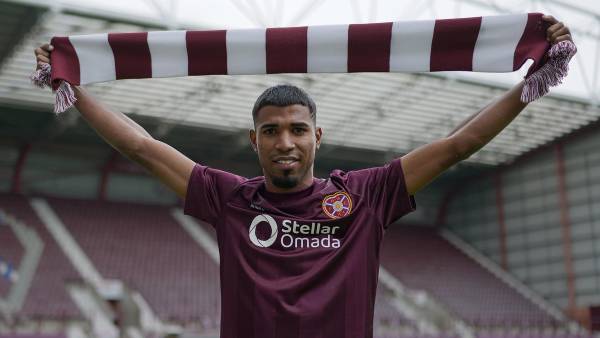 Gerald Taylor llega a préstamo con opción a compra al Hearts de Escocia.
