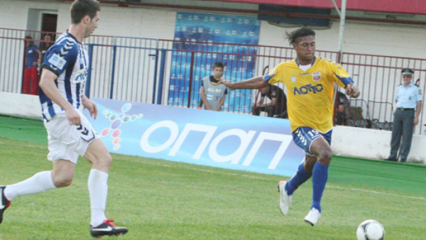 Costly entra a zona de descenso con su equipo