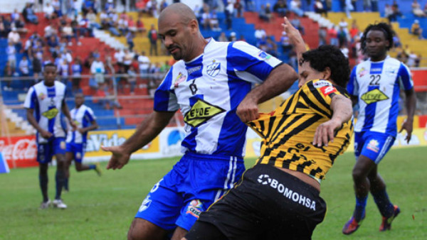 Real España, nuevo líder del Apertura