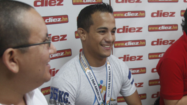 Sólo Brandon Escobar queda en Londres por Honduras