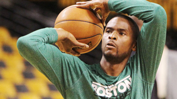 Se retira de la NBA y cuenta su triste historia