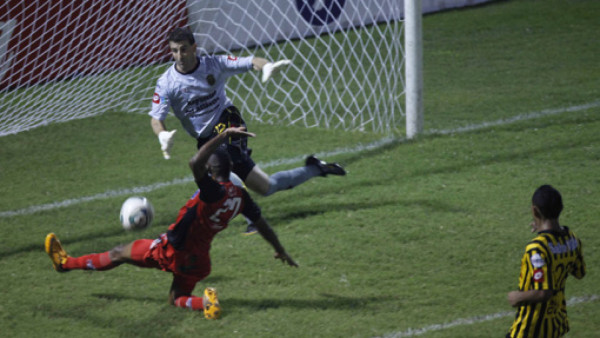 Real España arrancó con pie derecho