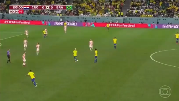 Desde aquí la tomó Neymar para crear la jugada del 1-0 de Brasil.