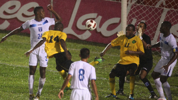 Honduras frena mala racha con Jamaica