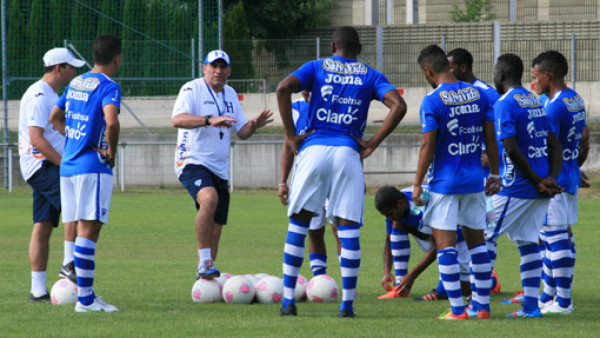 Suárez comienza a completar la selección olímpica de Honduras