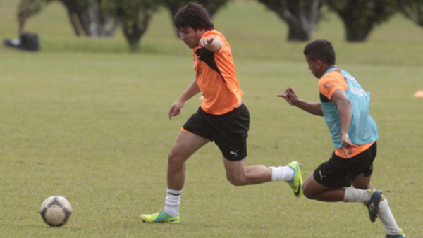 Sebastián Rosano se recupera y podría ser titular ante Marathón