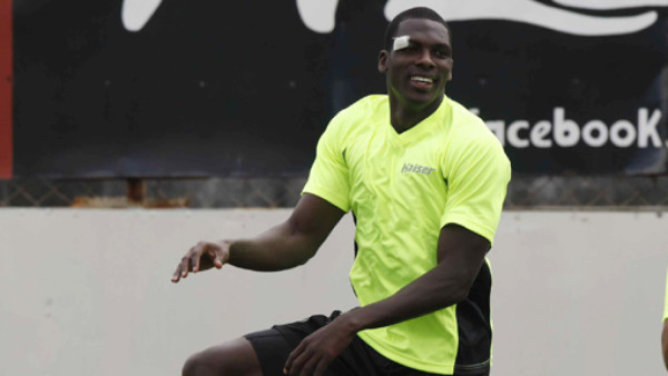 Javier Estupiñán, el gigante colombiano de moda en Platense