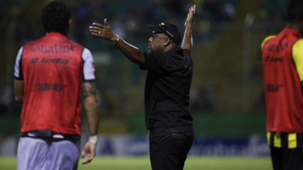 Medford: 'Hay reglas que no saben los árbitros”