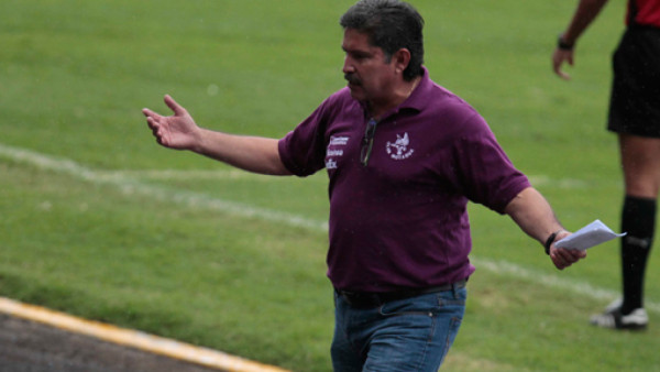 Los silbidos contra Pepe Treviño en el Nacional