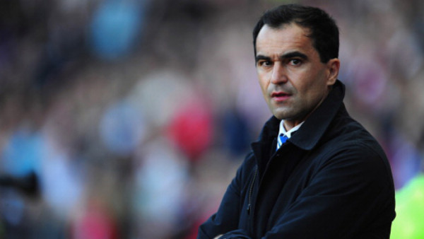 Multan a técnico de Wigan por criticar decisiones arbitrales