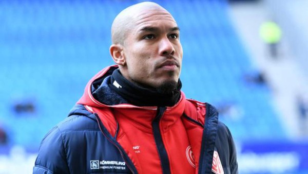 No están retirados: Reconocidos jugadores naufragando en ligas de bajo nivel