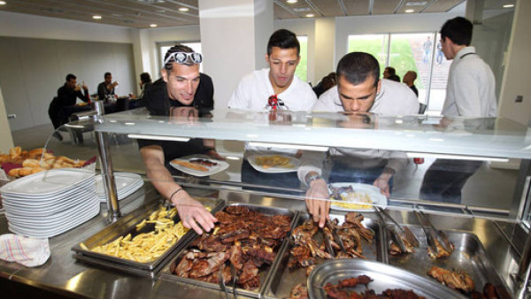 Barcelona festeja con un almuerzo en la nueva Masía