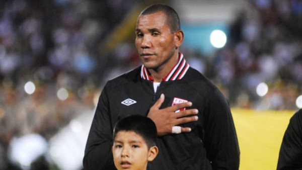 Futbolista causa alarma en aeropuerto al decir que lleva explosivos