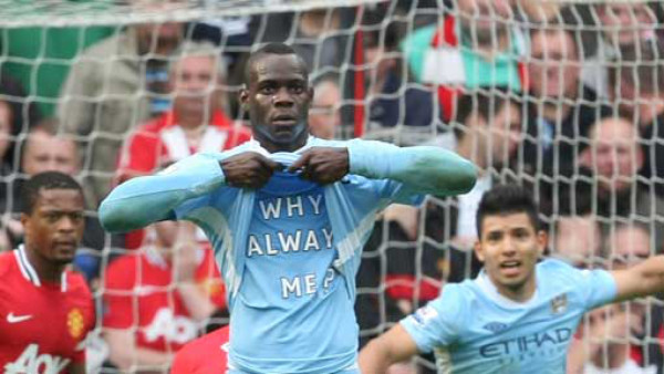 El City golea 6-1 al United en el derbi de Manchester.