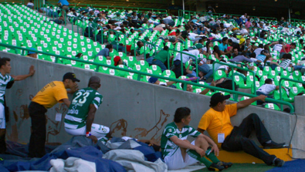 Balacera provoca caos en Santos-Morelia