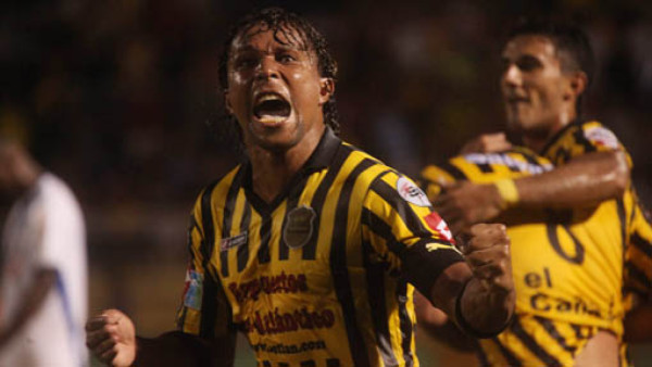 ¡Real España noquea al Olimpia!