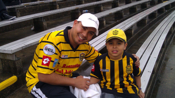 Así vive la afición hondureña el Real España-Chicago Fire