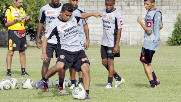 Real España descarta a Marvin Sánchez