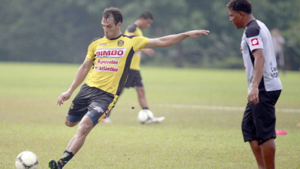 Claudio Cardozo en duda para el arranque del torneo con Real España