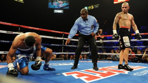 Miguel Cotto retuvo el título superwelter al vencer al nicaragüense Mayorga